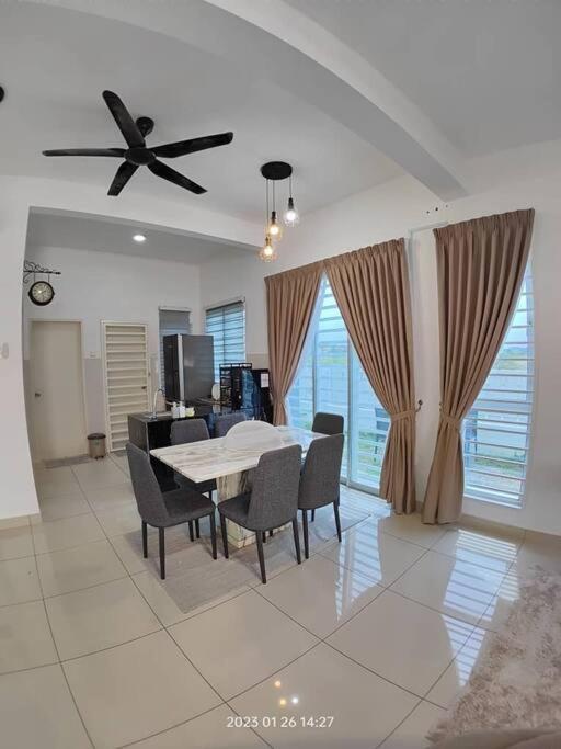 Prima Guest House - Puncak Alam Homestay Mus-Lim Friendly Bandar Puncak Alam المظهر الخارجي الصورة