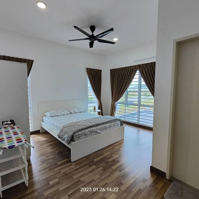 Prima Guest House - Puncak Alam Homestay Mus-Lim Friendly Bandar Puncak Alam المظهر الخارجي الصورة