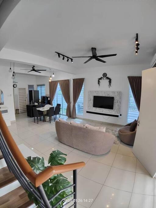Prima Guest House - Puncak Alam Homestay Mus-Lim Friendly Bandar Puncak Alam المظهر الخارجي الصورة